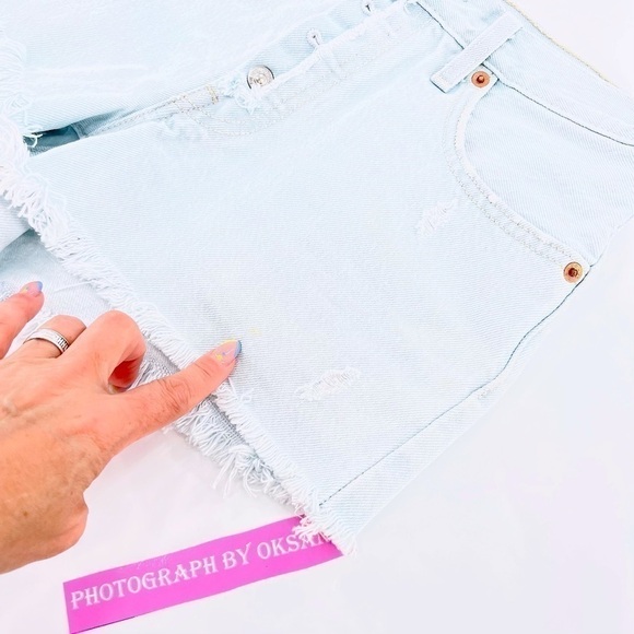 Levi’s 501 Short Light Blue Distressed Cutoffs Button Fly Size W 25 - Picture 11 of 11